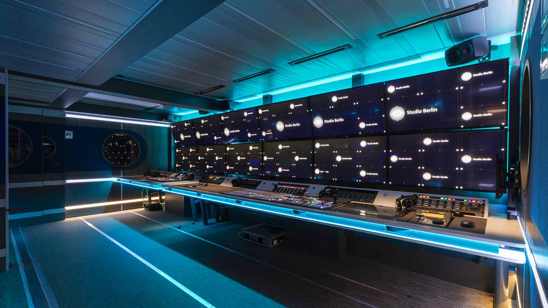 Ü10 UHD